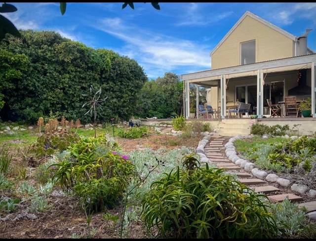 3 BEDROOM PROPERTY TO RENT IN KOMMETJIE